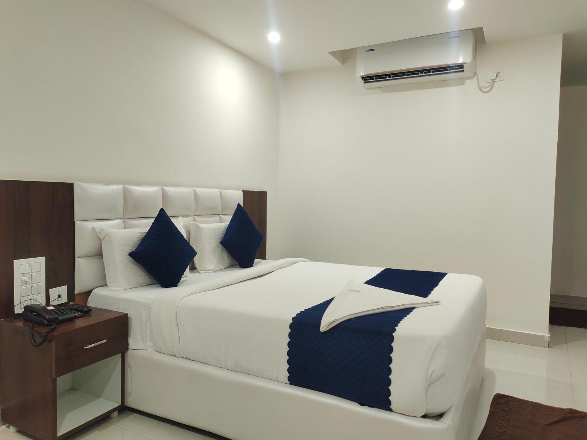 וורנגל Hotel Skyland מראה חיצוני תמונה
