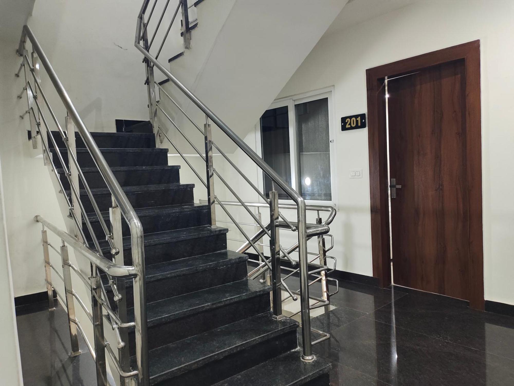 וורנגל Hotel Skyland מראה חיצוני תמונה